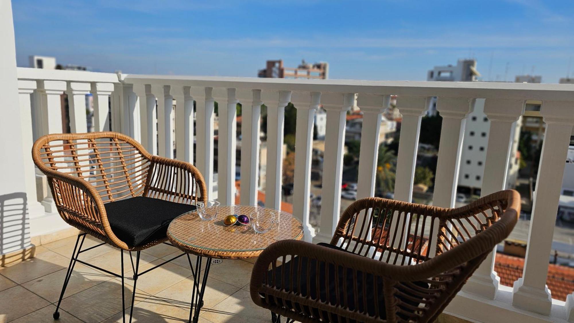 Stay Cosmo City Suites Никосия Экстерьер фото