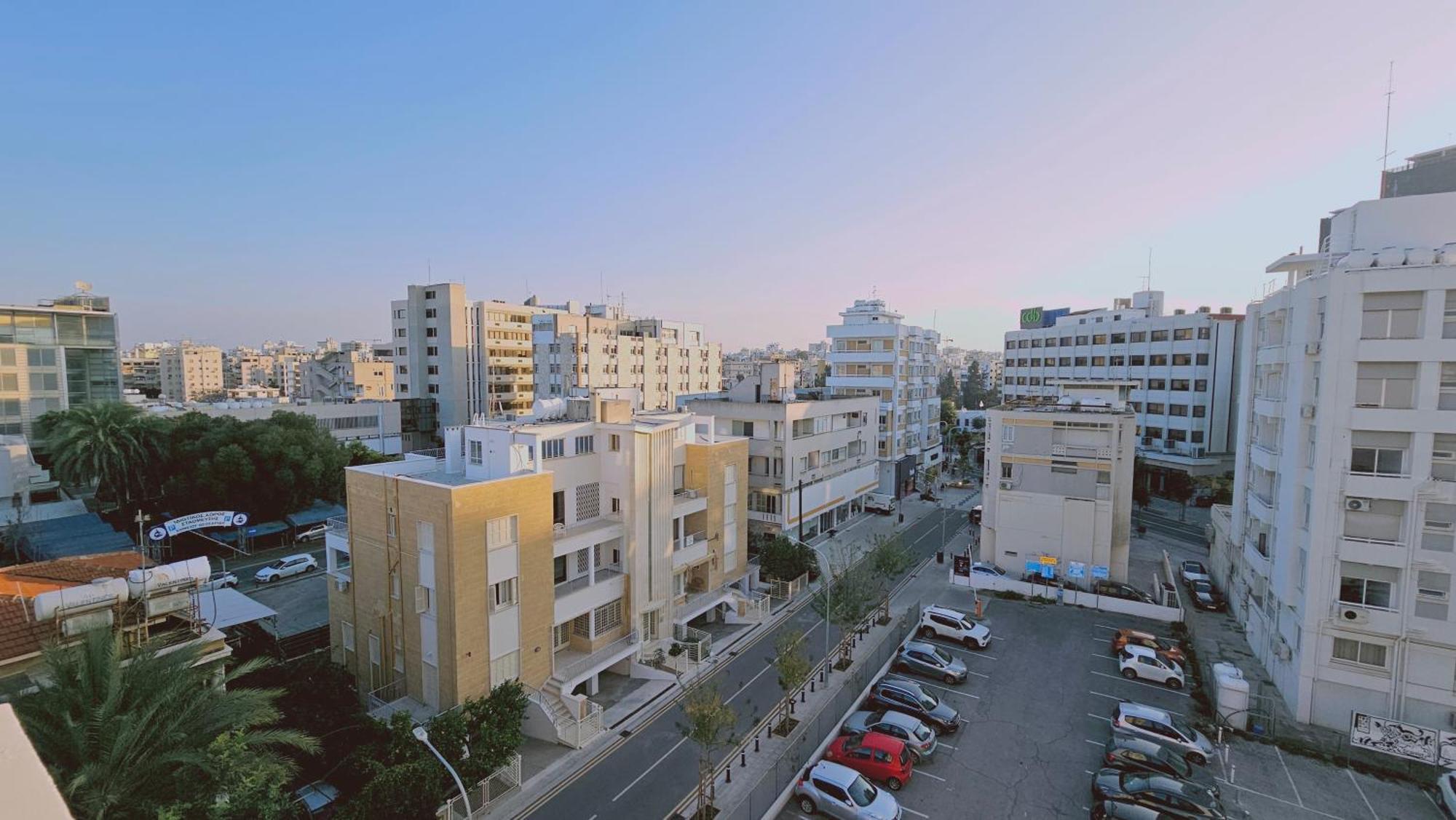 Stay Cosmo City Suites Никосия Экстерьер фото
