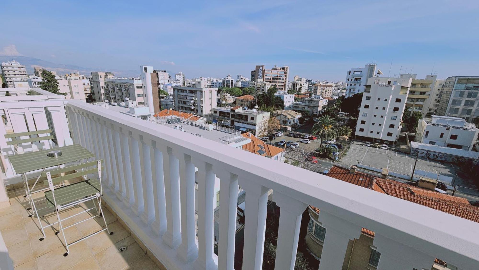 Stay Cosmo City Suites Никосия Экстерьер фото